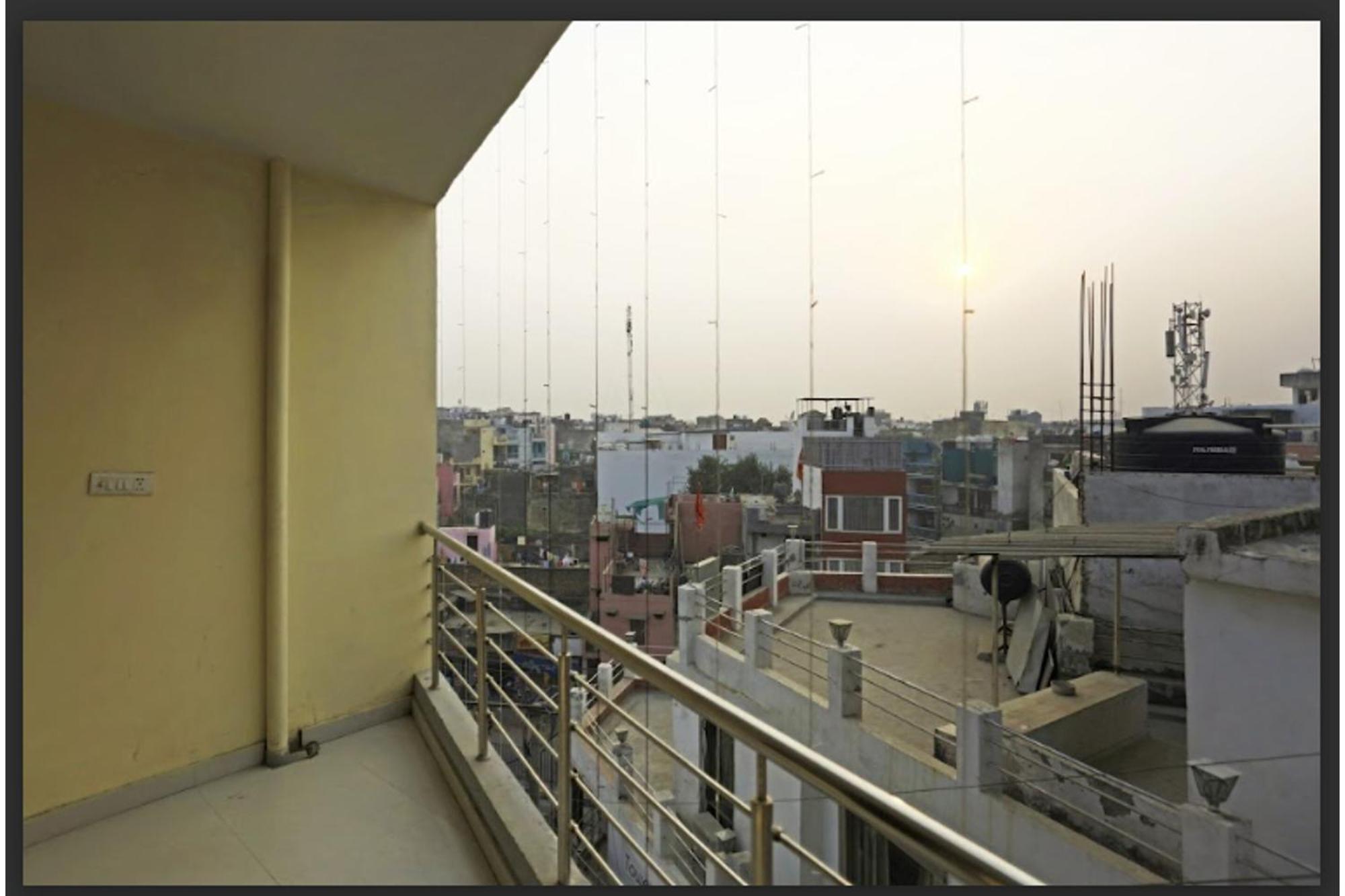 Hotel O Urban Wings New Delhi Luaran gambar