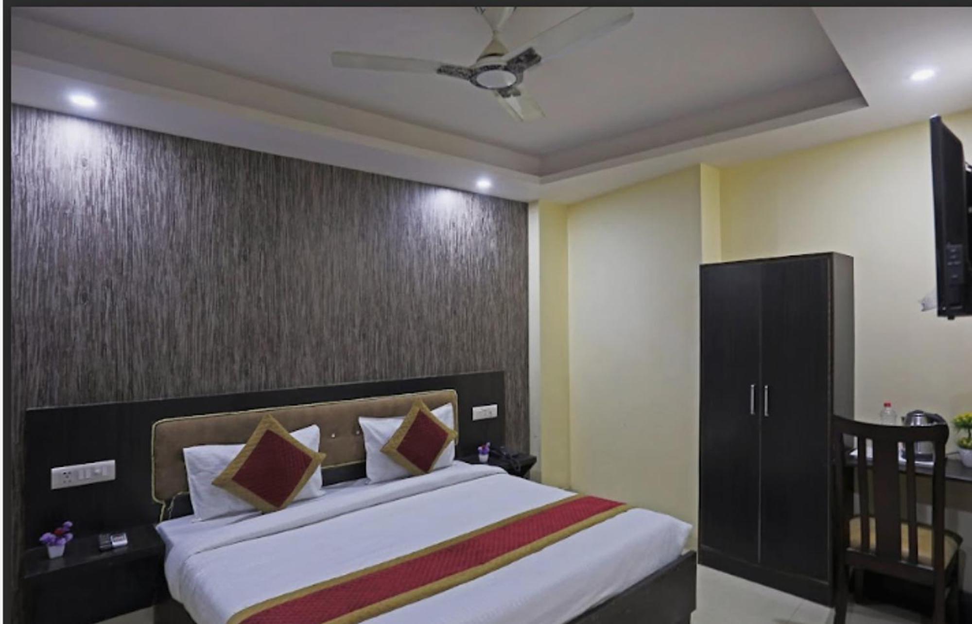 Hotel O Urban Wings New Delhi Luaran gambar