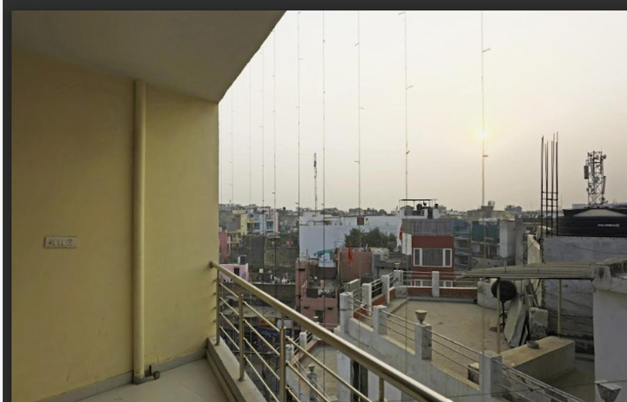 Hotel O Urban Wings New Delhi Luaran gambar