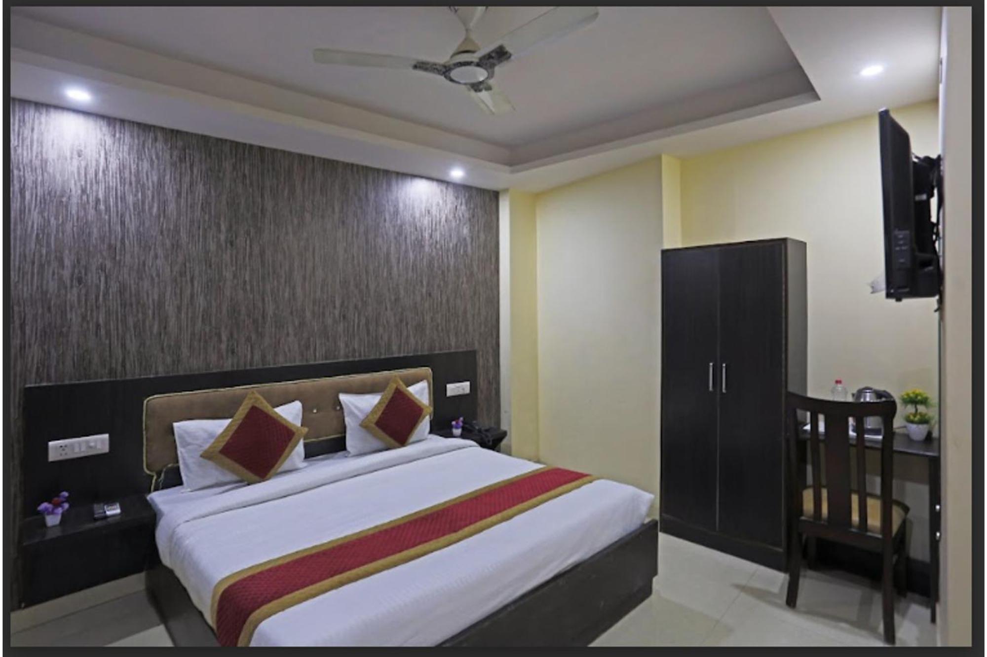 Hotel O Urban Wings New Delhi Luaran gambar