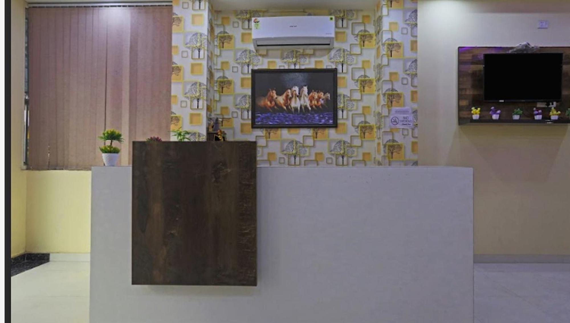 Hotel O Urban Wings New Delhi Luaran gambar